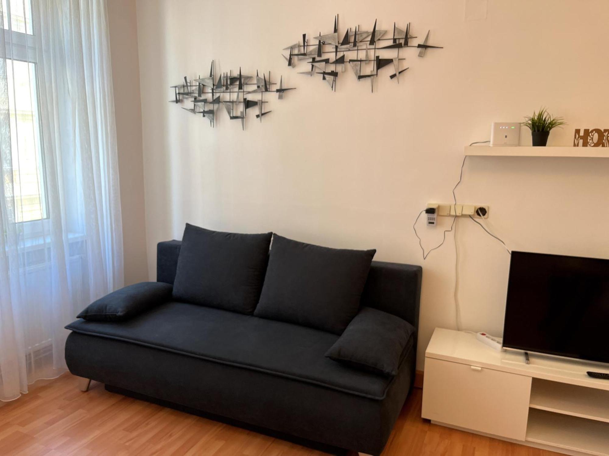 Cozy Two-bedroom Near Metro Apartament