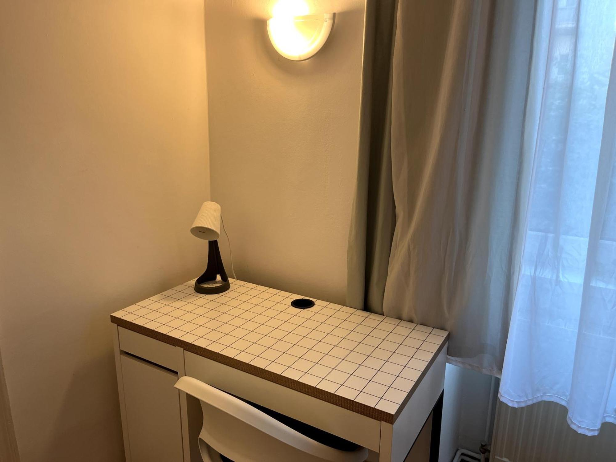 Cozy Two-bedroom Near Metro Apartament Viena