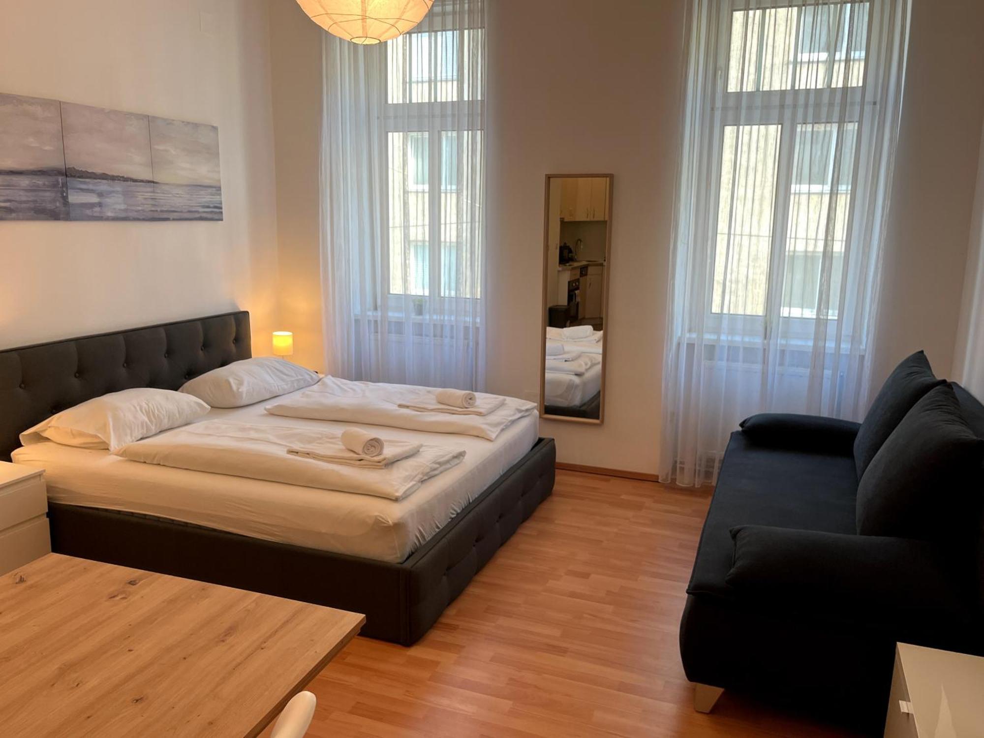 Cozy Two-bedroom Near Metro Apartament Viena